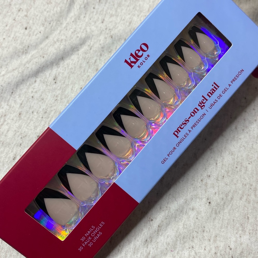 COPY - NWT Kleo kolor gel press on nail set no glue needed : long length in Mod…